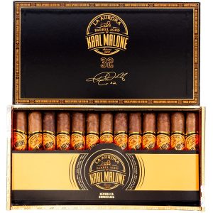 La Aurora Barrel Aged by Karl Malone Robusto